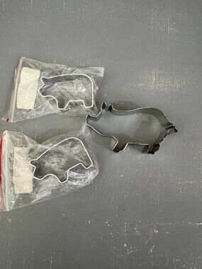 Vintage Pig Cookie Cutters Lot of 3 Tin Metal Farm Animal Baking Molds NOS